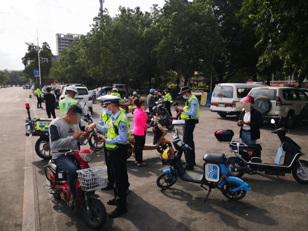 严查摩托车电动车不佩戴安全头盔,摩托车后座乘客不戴头盔如何处罚