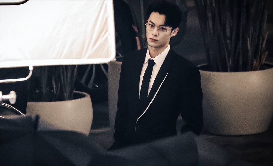 以爱为营白鹿在开机仪式说话,以爱为营白鹿出场