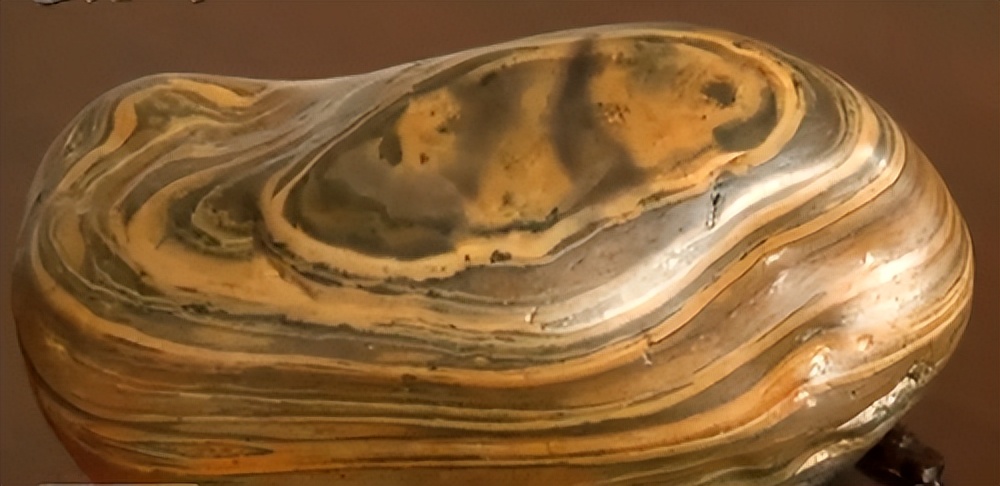 罕见的陨石奇石有哪些,纯天然奇石非常罕见白色玉陨石