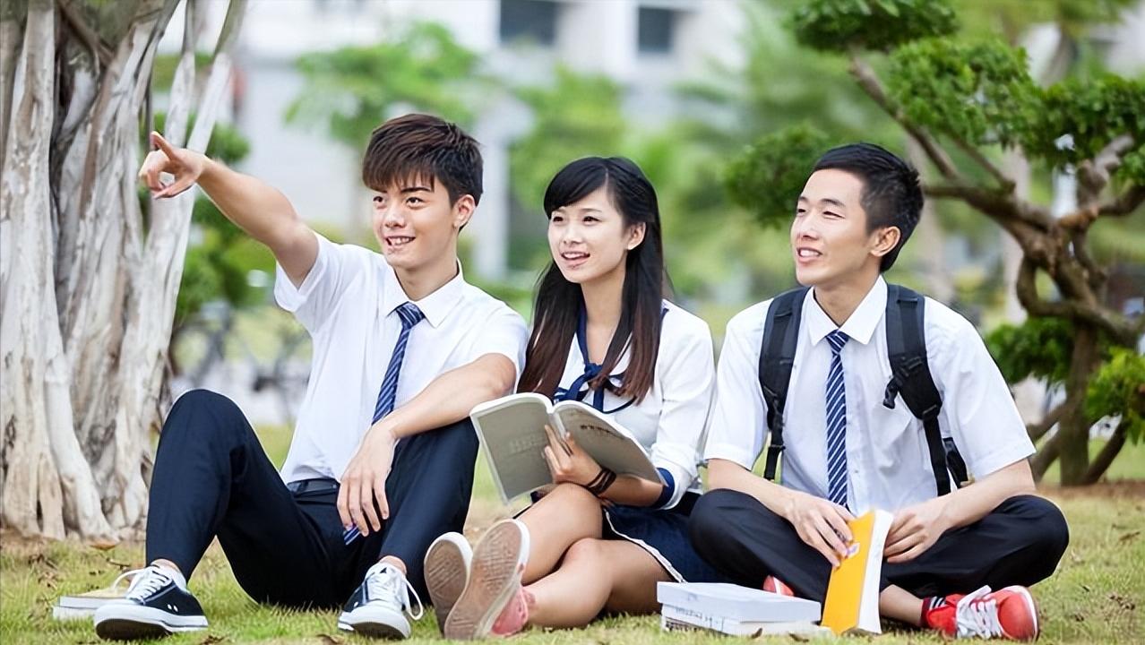 提高媒介素养是青少年应该做的吗,传播网络正能量提高媒介素养