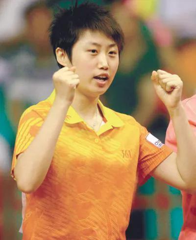 国乒女队王楠,王楠张怡宁女乒团体比赛视频