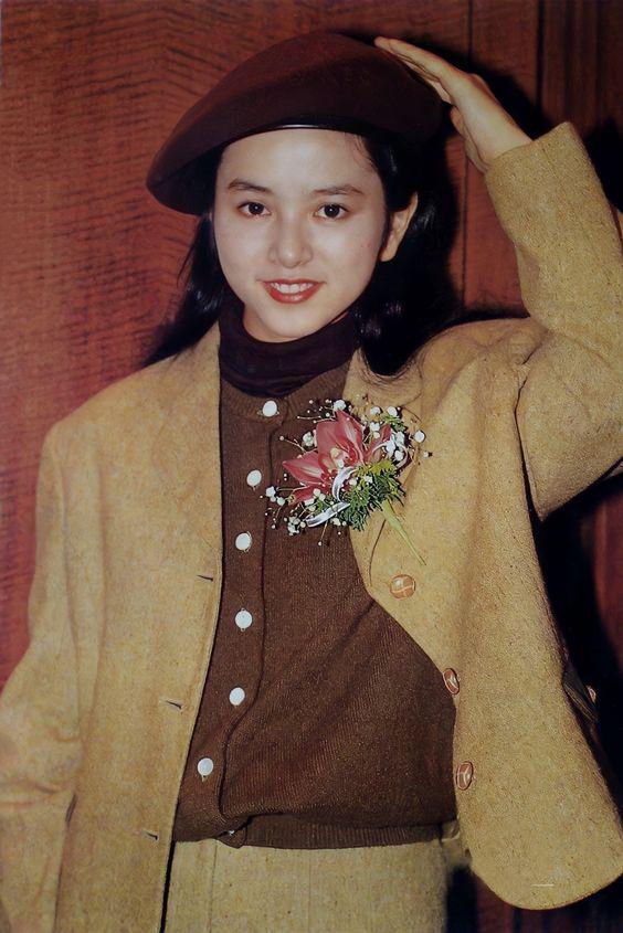 浪漫复古港风穿搭女,经典港风穿搭女高级感