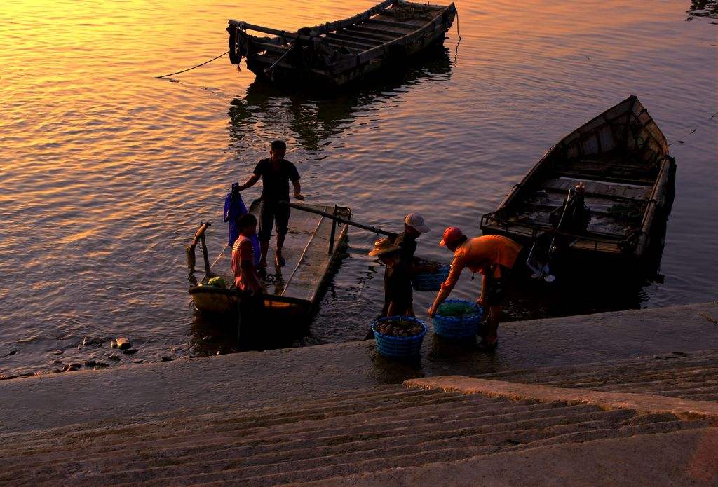 在国外乞讨的四川小伙,四川小伙在巴西回国