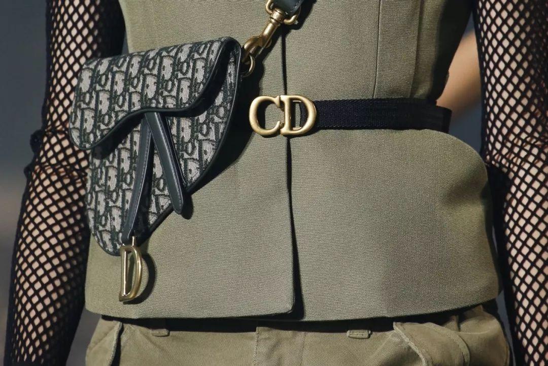 马鞍包值不值,马鞍包要下架吗