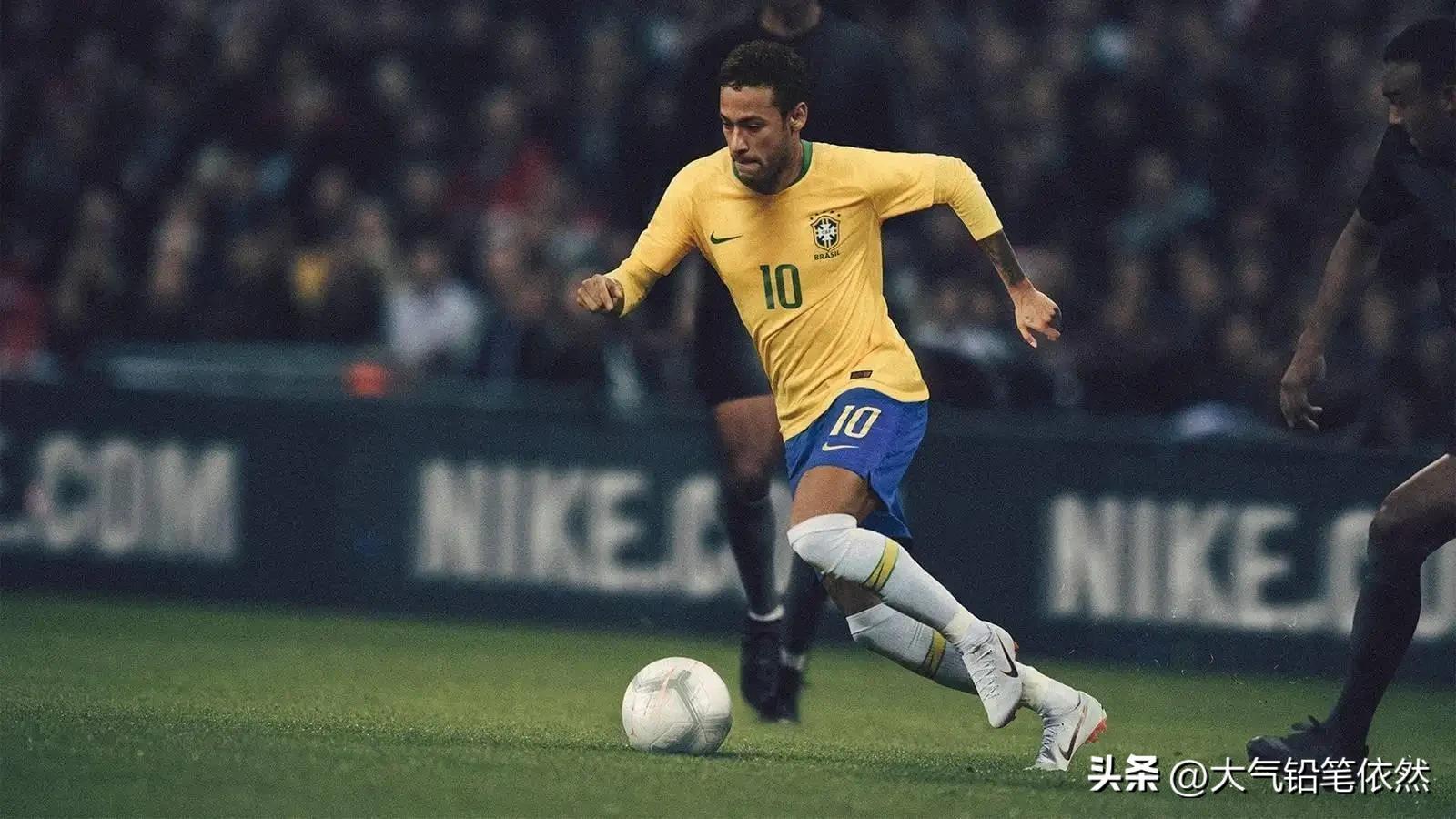 足球运动发展简介及基本技术动作,足球运动的发展有几个阶段