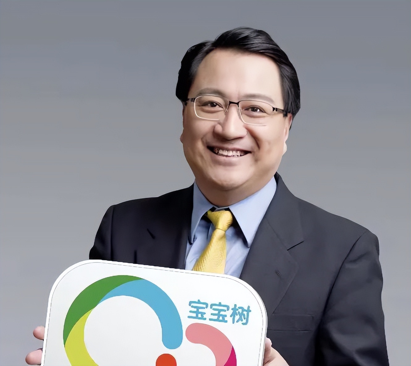 4年巨亏18亿，高管持剑内斗：造假疑云下，母婴第一股怎么了？