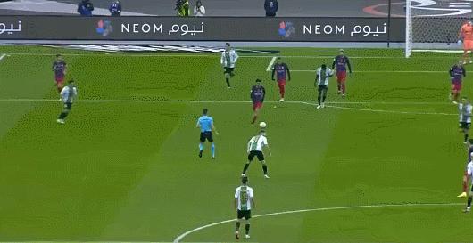 西超杯-疯狂6-4！莱万、法蒂进球,特狮王2次扑点,巴萨决赛战皇马