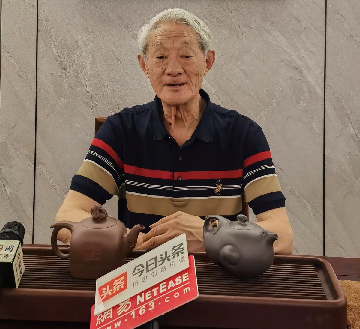 宜兴紫砂工艺师贾丙英等拜入程辉大师门下程氏紫砂传承再添新人