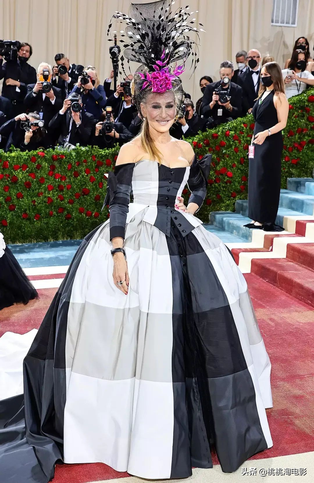 metgala群星红毯造型,2022metgala红毯完整版