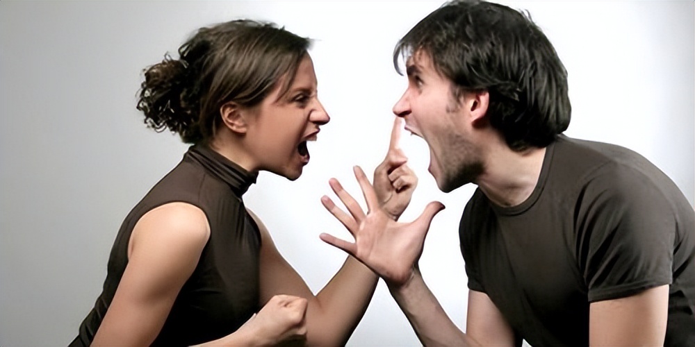 40岁的老公出轨闹离婚,老公背叛后不断闹离婚