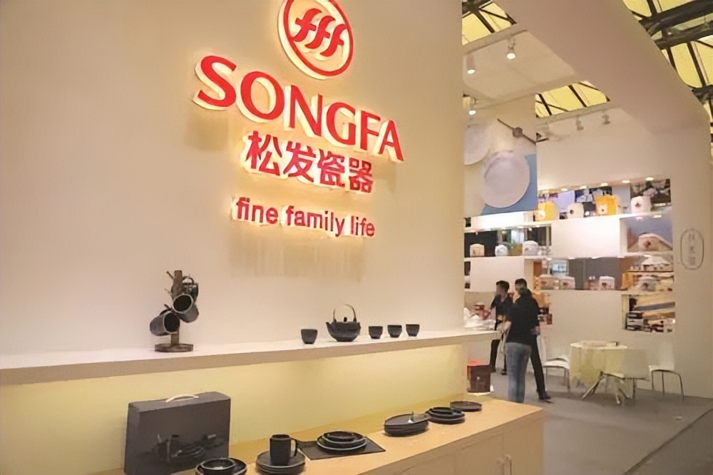 “中国女首富”布局锂电赛道松发股份创始人退出