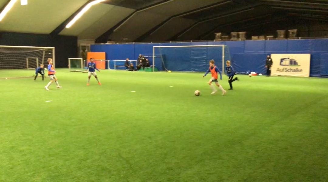 足球青训u6到u8基本功,沙尔克04青训