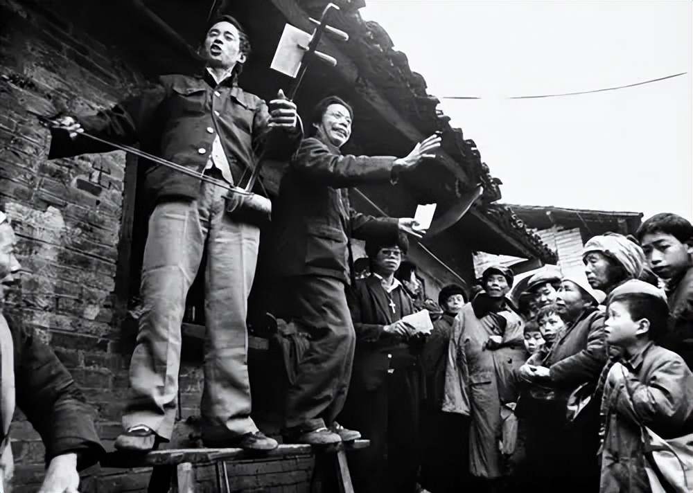 山东村妇登基称帝，建立“大圣王朝”，号称当代“武则天”