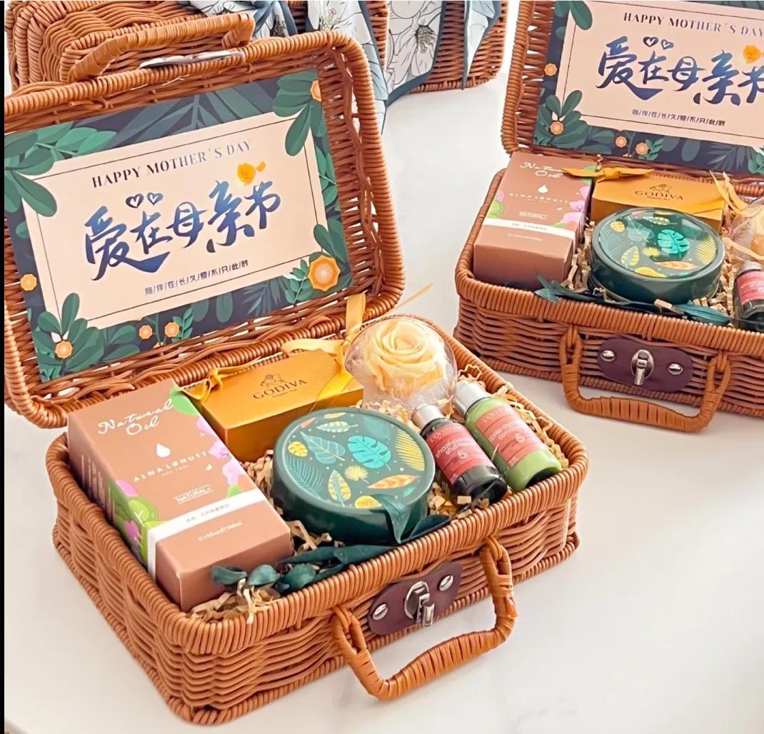 母亲节给妈妈送什么礼物的文案,女儿母亲节给妈妈买礼物文案