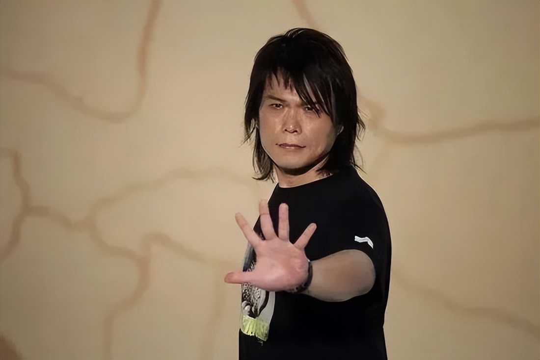 年轻时期的伍佰,伍佰外表不修边幅内心细腻