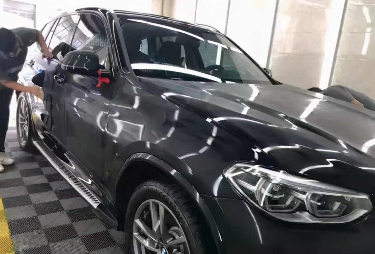 刚买的新车车漆有锈迹怎么处理,新车底盘有锈迹正常吗