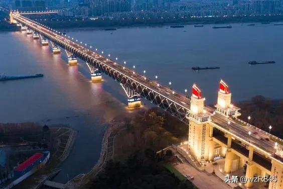 长三角与珠三角优劣势对比,长三角和珠三角各方面对比