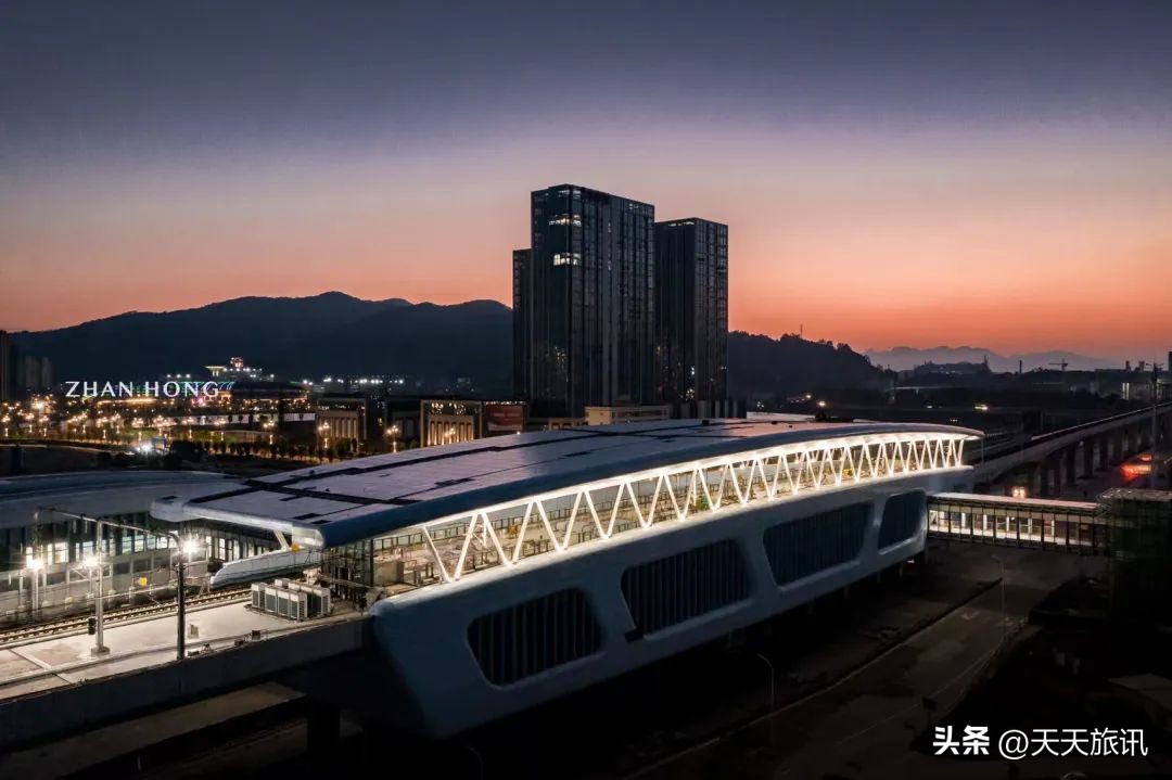 坐地铁看海,坐着地铁去看海南京