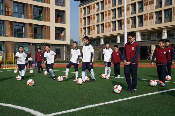 成都武侯外国语学校2022招生简章,2022年成都电子信息学校招生简章