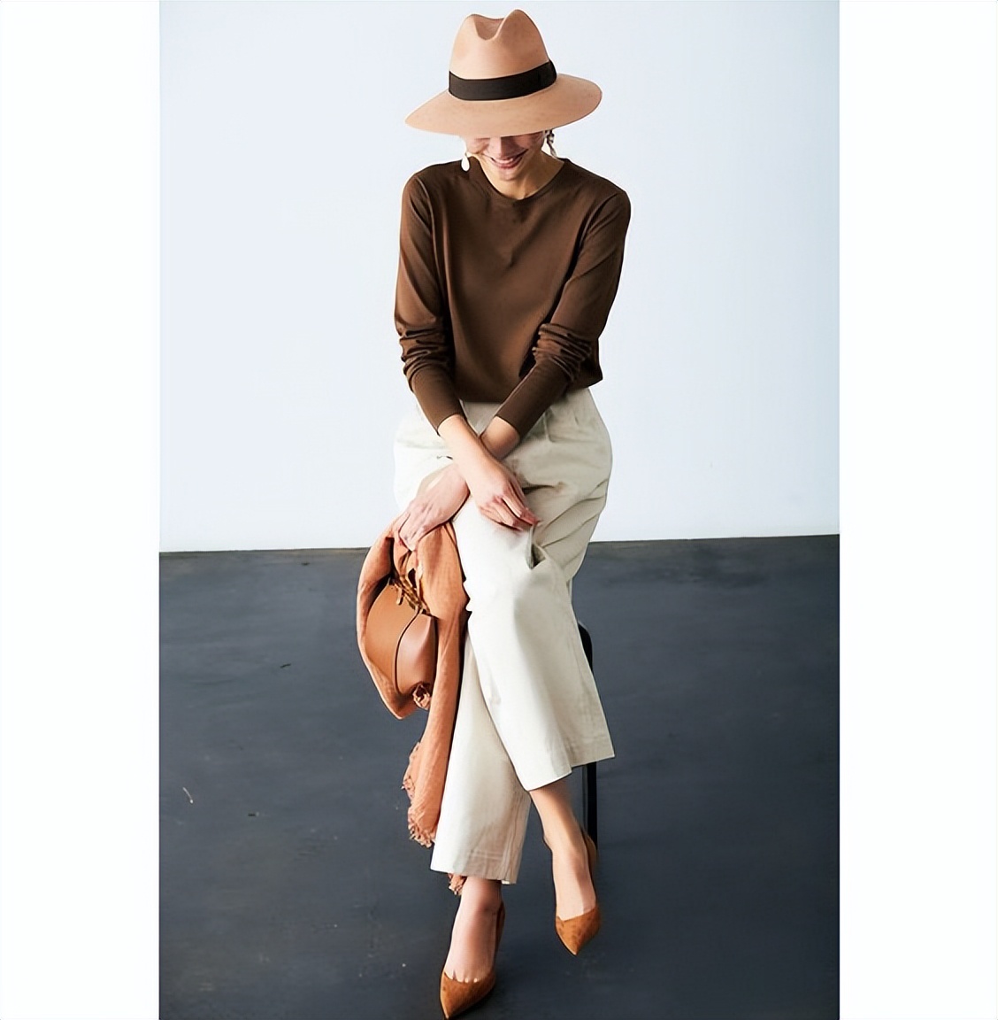 秋冬用好奶茶色穿出高级感,时髦精穿到不喜欢的衣服