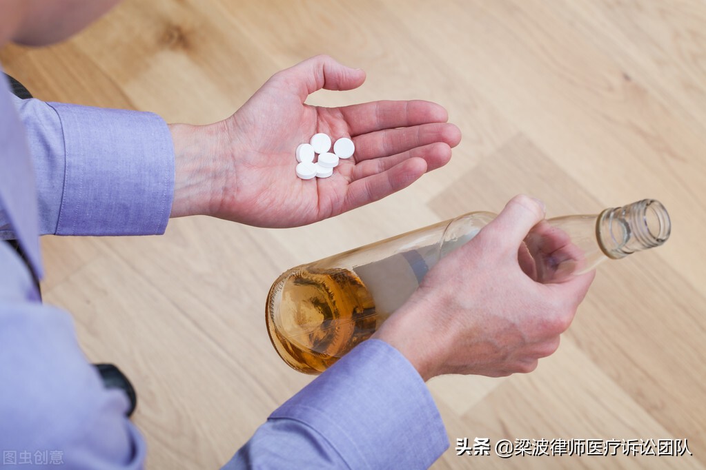 医疗纠纷：本医院规培医生服药自杀后就诊，诊治不规范导致其死亡