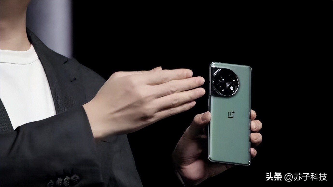 骁龙8+、索尼IMX890，16GB+256GB仅3099元，还敢说OPPO高价低配？