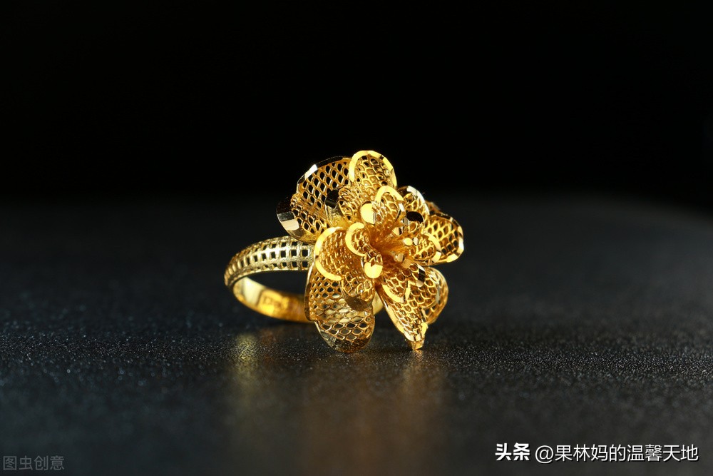 每一件首饰都是您生活中的小幸福,首饰戴的是一种浪漫