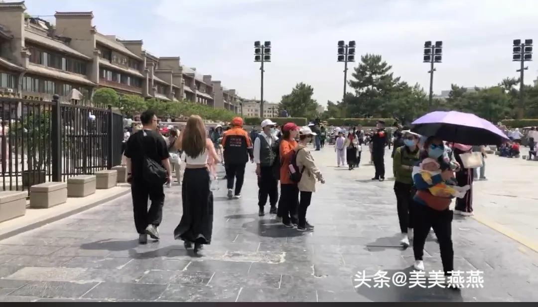 五一节在家旅游,努力赚钱五一出去旅游