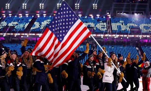 美国队比到一半，冬奥教练陷丑闻：拍女选手裸照，当面飚污言秽语