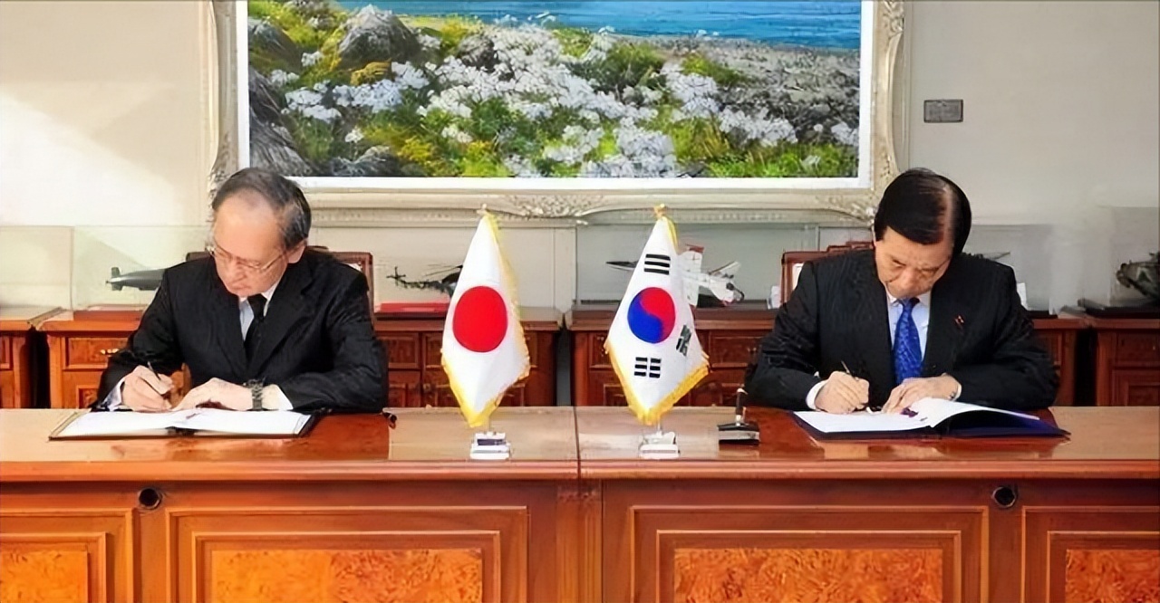 火烧靖国神社中三观正的日本小伙,中国小伙火烧日本靖国寺