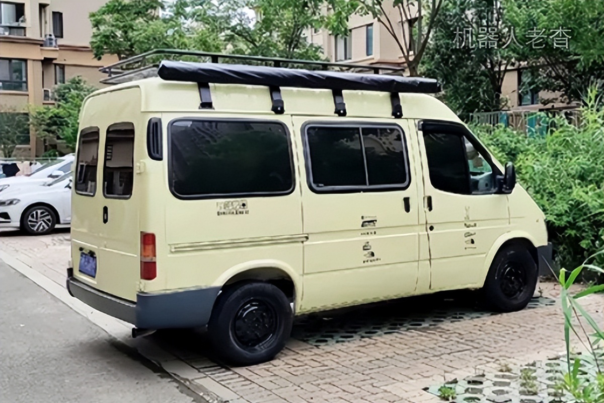 福特新全顺短轴低顶床车自驾游,福特经典全顺改装露营车