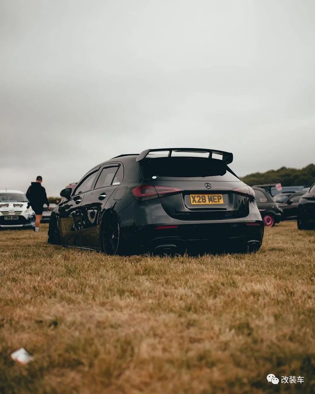 奔驰c级小姐姐改装,奔驰威霆改装小姐姐