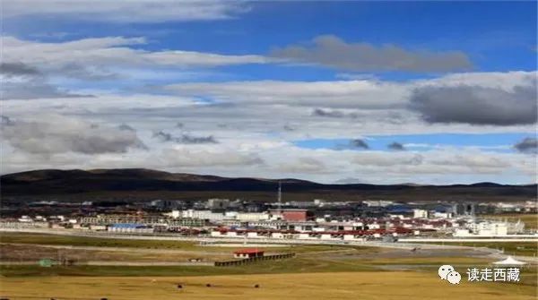 西藏那曲畜产品展销 (西藏那曲畜产品展销场航拍)