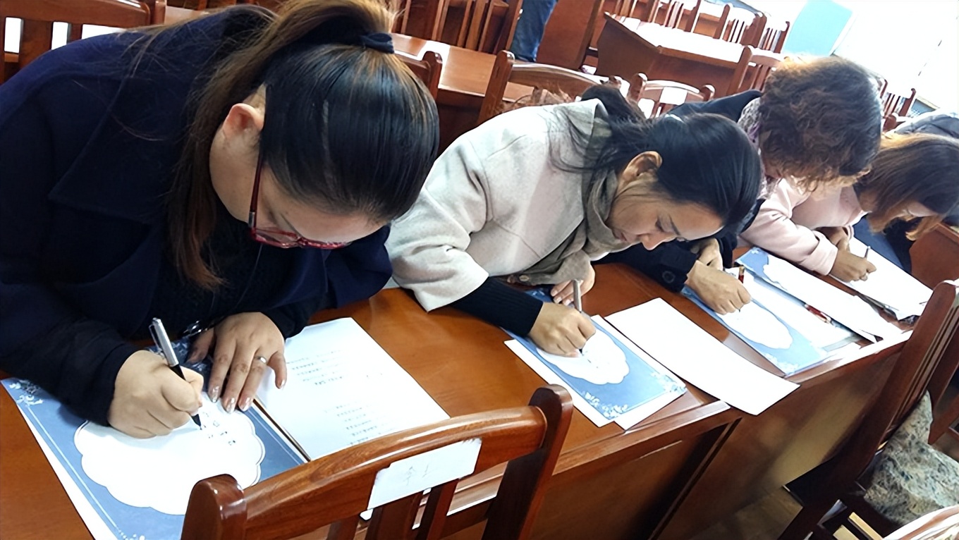 南街小学校园文化,小学特色校园建设