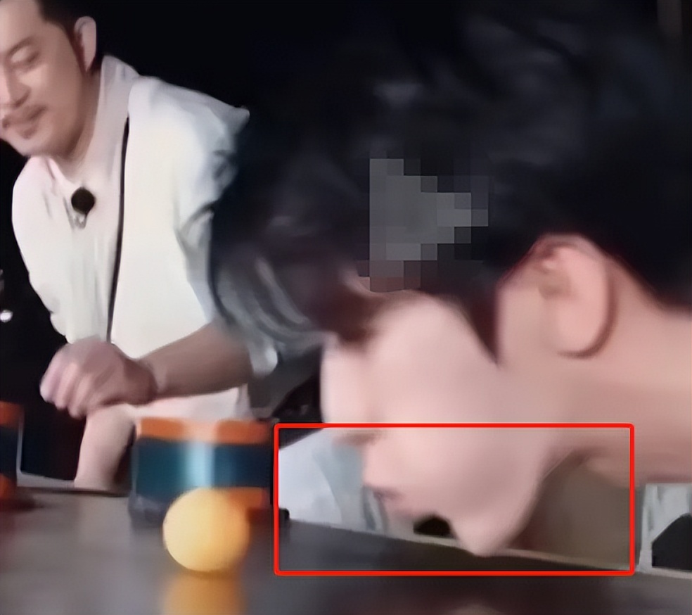 假下巴对决！谁的能戳死人，谁的下一秒就飞出去，谁的越整越残？