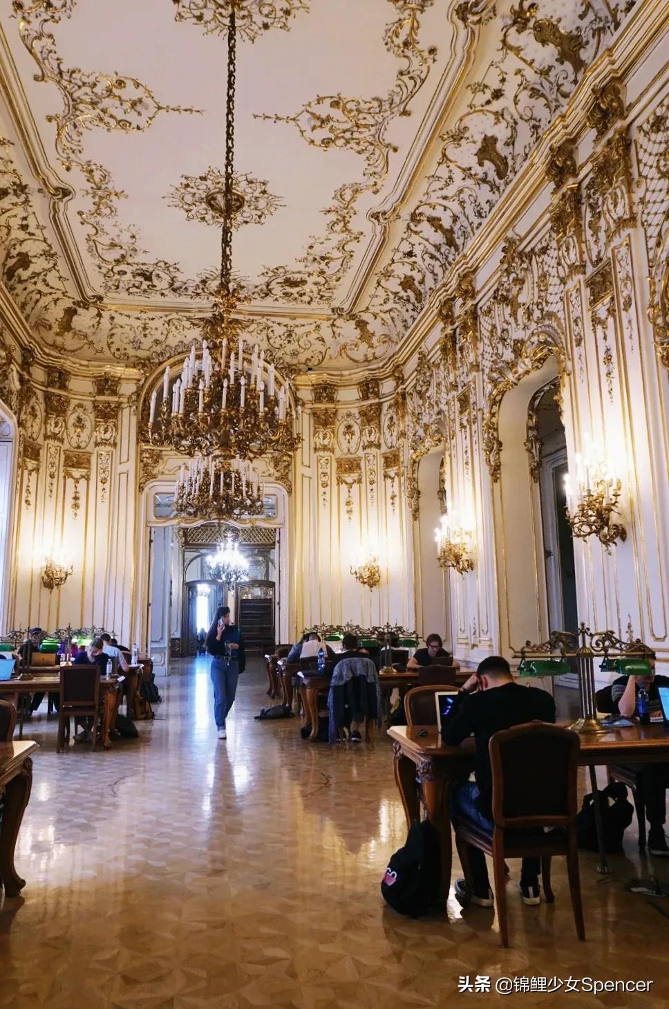 我在布达佩斯，收集了很多秋天送给你