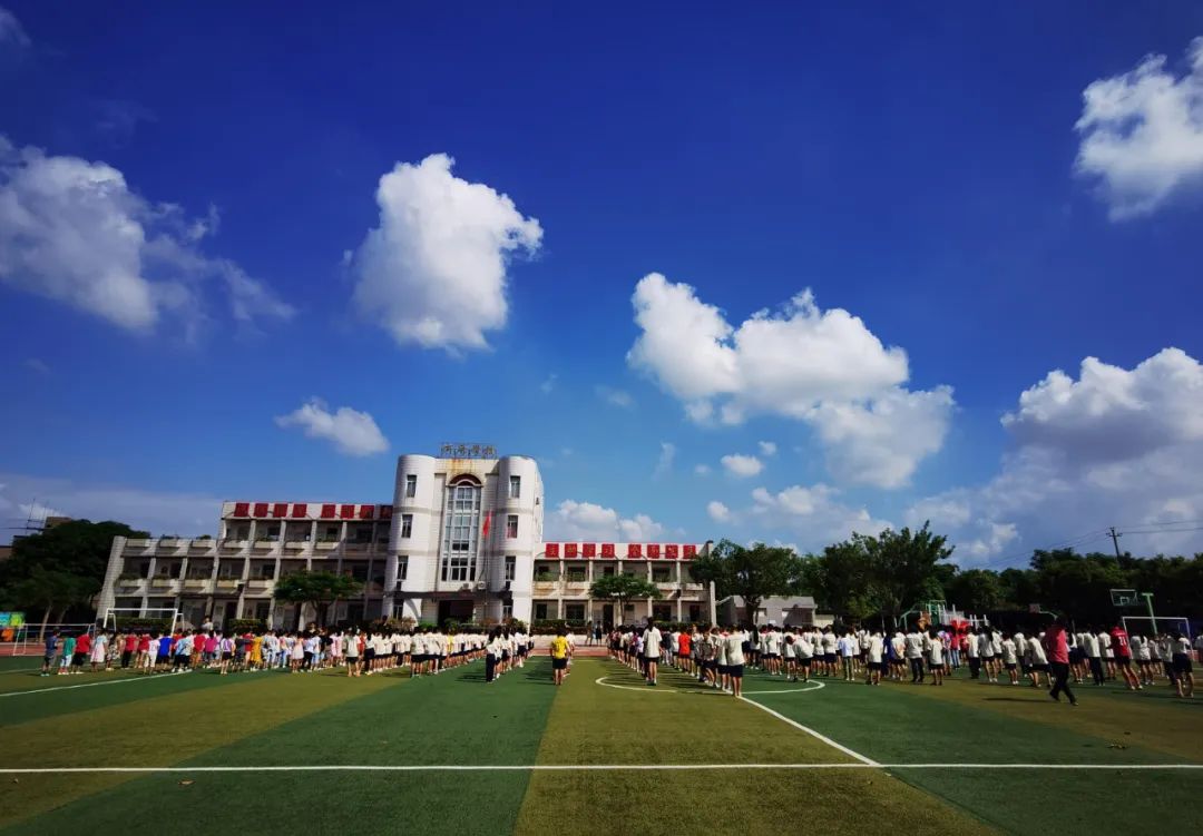 我们的校园㊱|何厝小学：一样的成长，不一样的精彩~