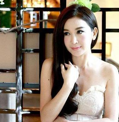 “一丝不挂”还不害臊，娱乐圈为艺术献身的“流氓真相”藏不住了