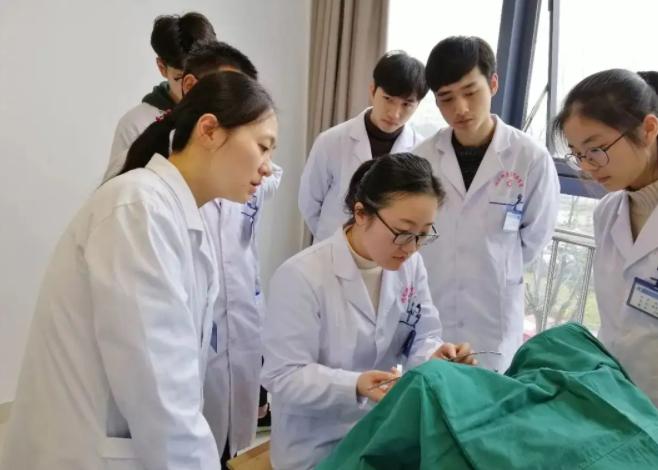 本科最好就业的十大专业排名,本科就业前景好的十大专业有哪些