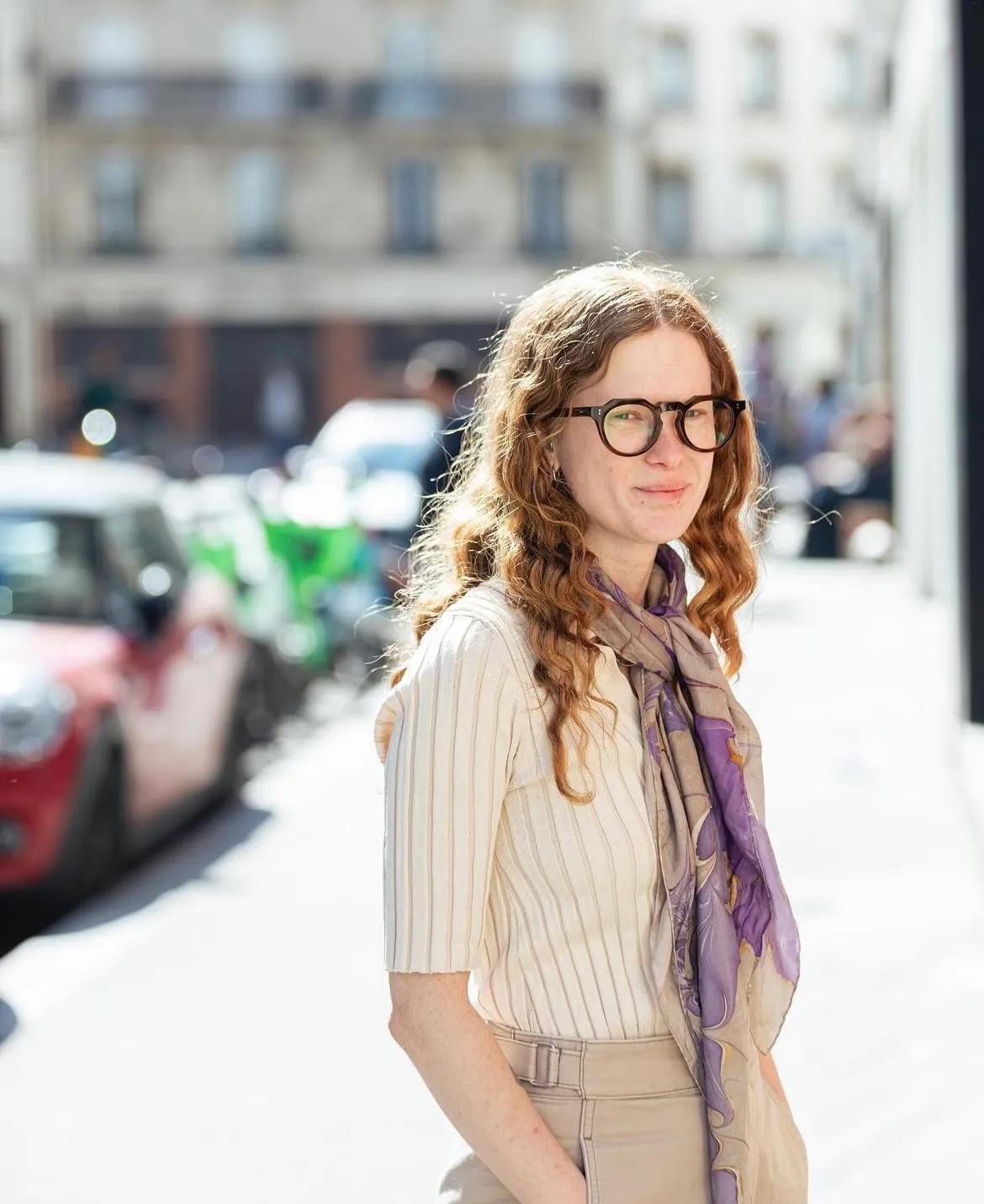 适合偏黑肤色的穿搭颜色,肤色偏黑适合什么穿搭