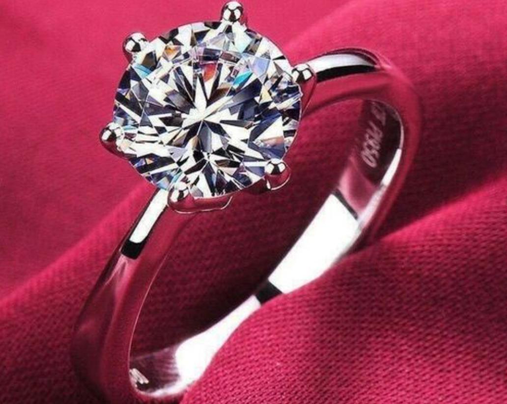 周大福2万钻戒,周大福2万玉无事牌值得买么