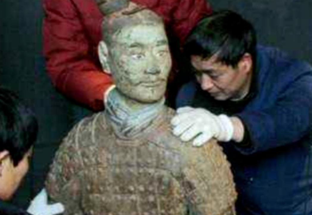 兵马俑中最诡异的一张脸还是活的,兵马俑中最诡异的一张脸在哪里