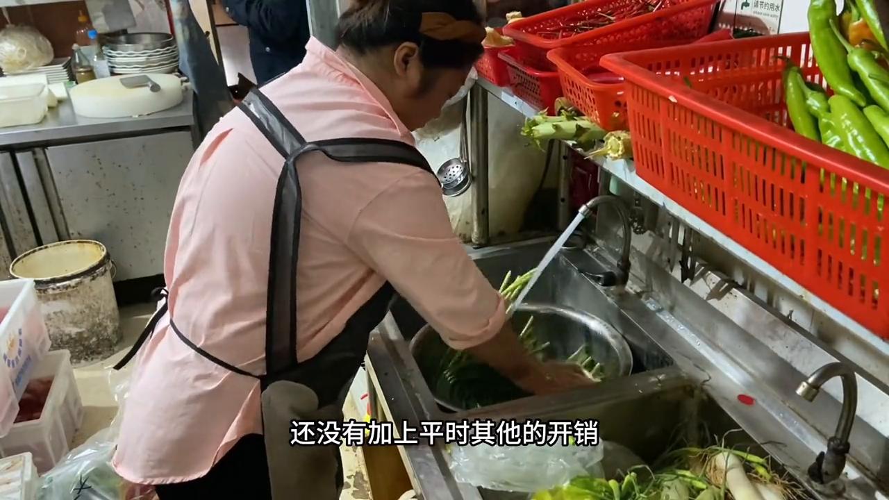 小饭店一年利润多少合适,现在饭店的利润能到多少