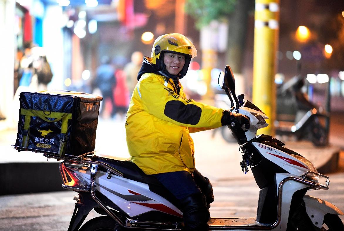 全国外卖员和快递员数量,快递员和外卖员迟早会失业吗