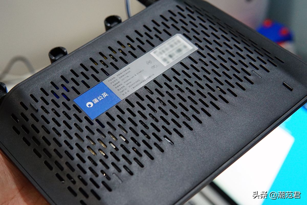 短租没宽带也要WiFi自由，这次我买了蒲公英4G路由器