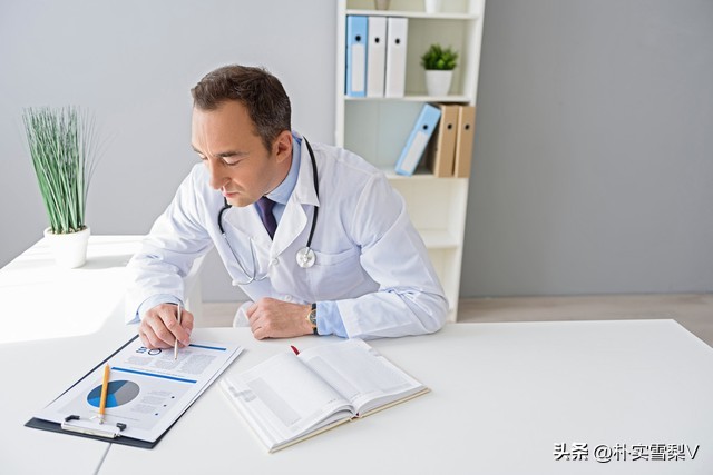 医生退休金一般能拿多少,医生的退休金都高吗