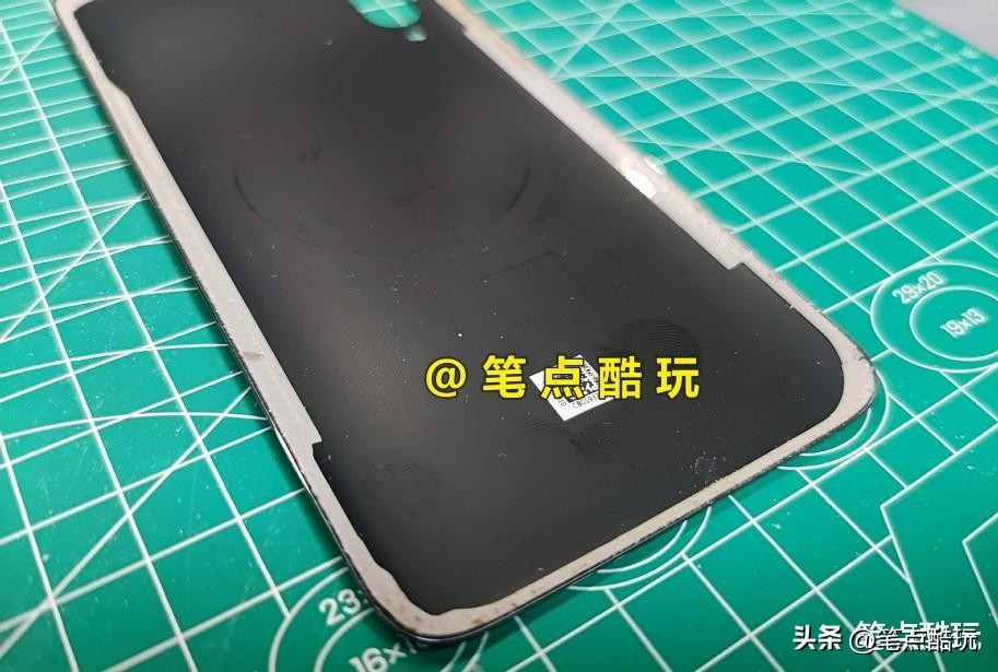 小米9后壳摔破了怎么办,小米9新一代钉子户