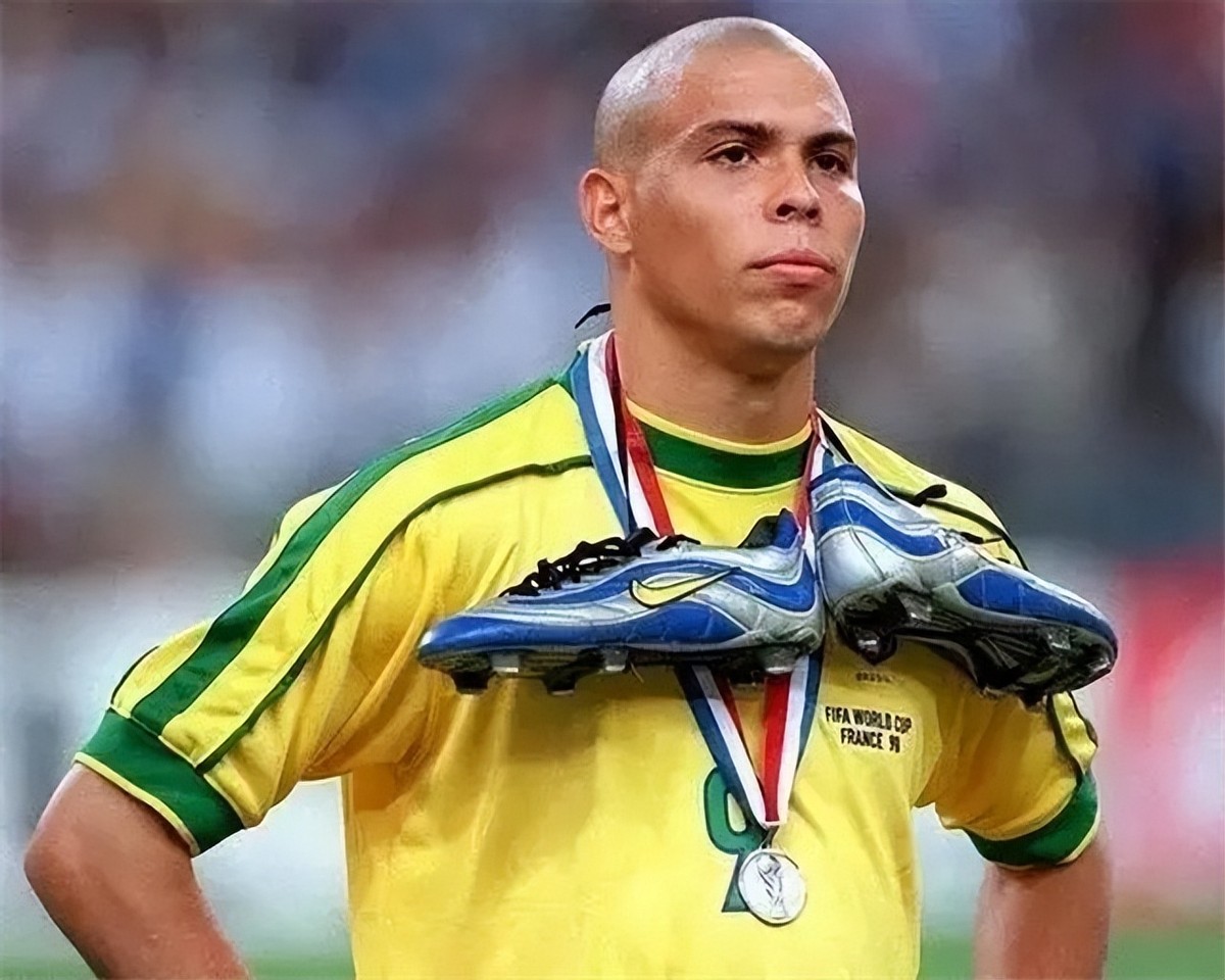 罗纳尔多大罗身家,罗纳尔多2012年在哪个俱乐部