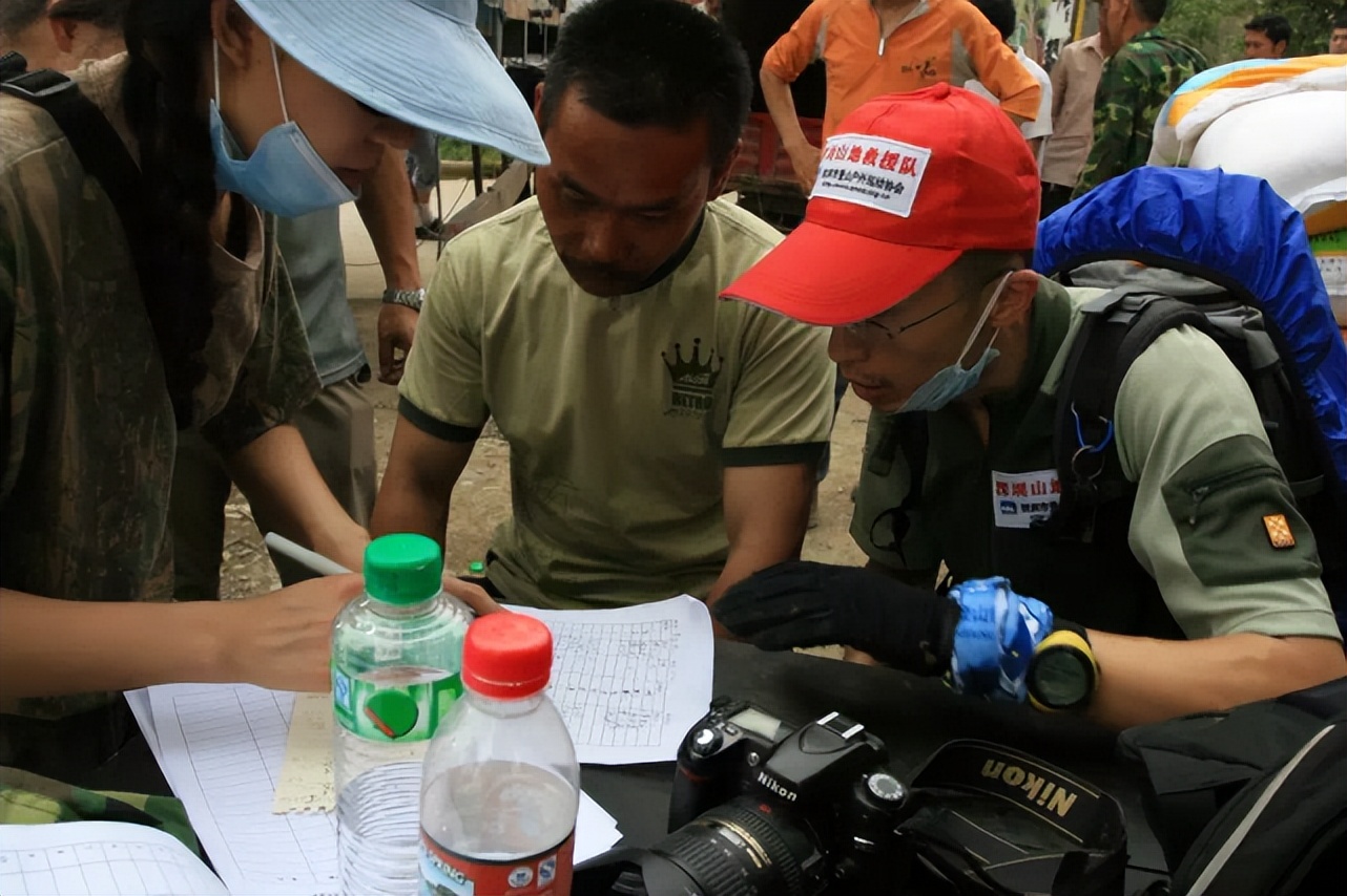 深圳公益救援队队长石欣,石欣公益救援路上不止步