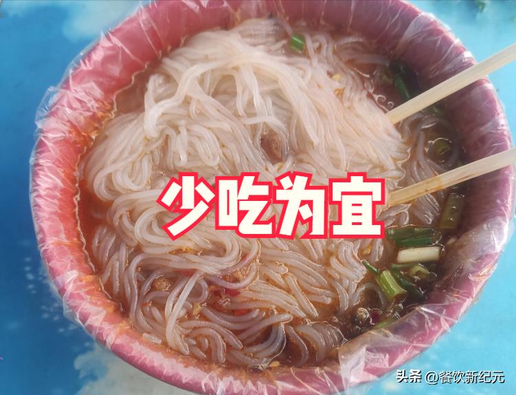 早餐店放包子的塑料袋会致癌吗,早餐店的碗套塑料袋干净吗